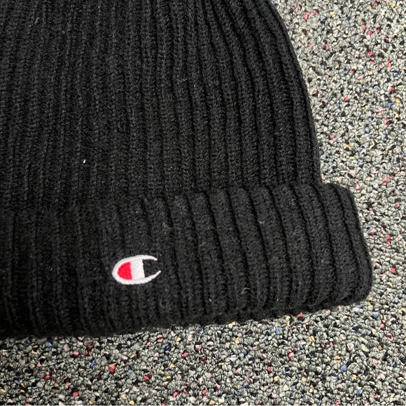 CHAMPION Black Beanie Slip On Stretch Cozy Comfy Streetwear Style Chunky Hat - Picture 3 of 7